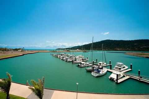 The Boathouse Apartments - Foster Accommodation 2