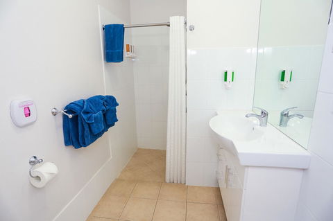 Port Douglas Motel - Foster Accommodation 13