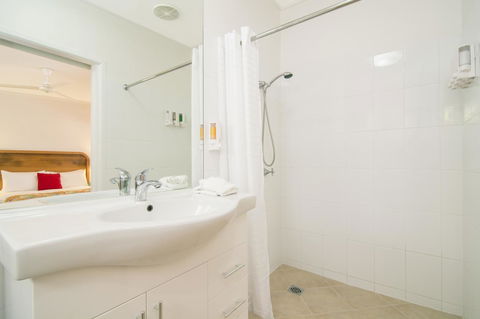 Port Douglas Motel - Foster Accommodation 39