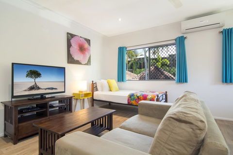 Port Douglas Motel - Foster Accommodation 36