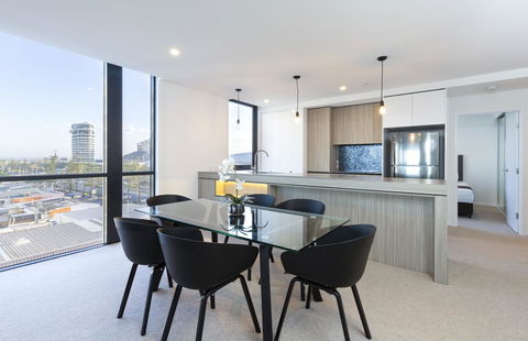 Qube Broadbeach - Foster Accommodation 43