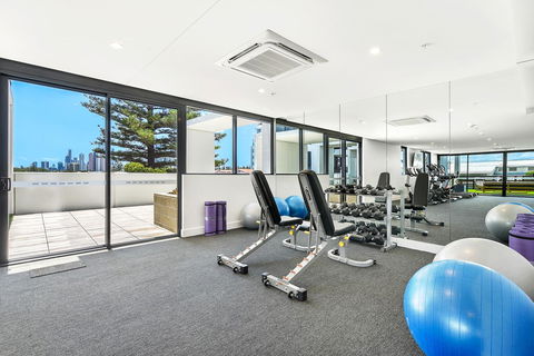 Qube Broadbeach - Foster Accommodation 32