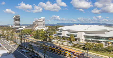 Qube Broadbeach - Foster Accommodation 9