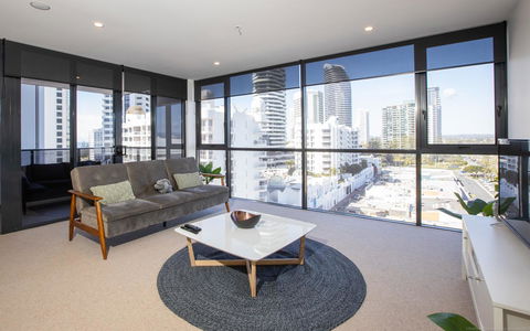 Qube Broadbeach - Foster Accommodation 14