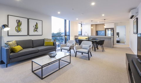 Qube Broadbeach - Foster Accommodation 37