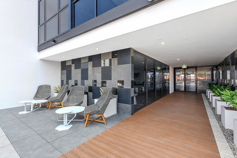 Qube Broadbeach - Foster Accommodation 24