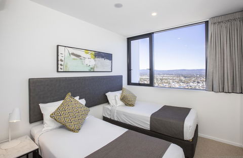 Qube Broadbeach - Foster Accommodation 2