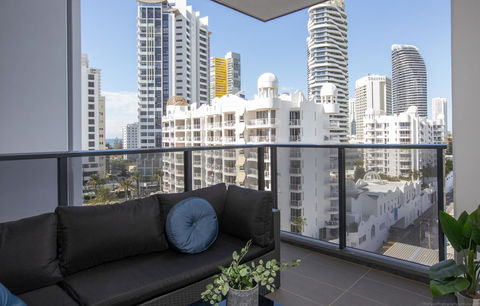 Qube Broadbeach - Foster Accommodation 11