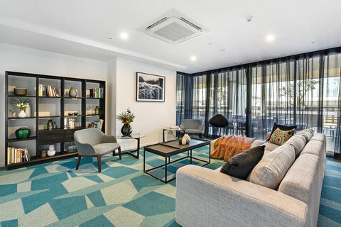 Qube Broadbeach - Foster Accommodation 33