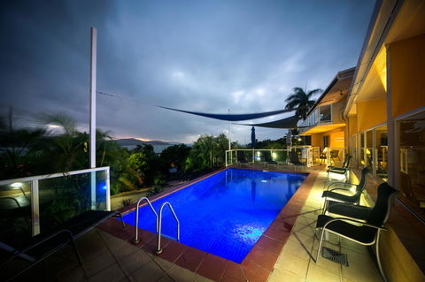 Sunlit Waters Studio Apartments - Foster Accommodation 2