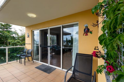Sunlit Waters Studio Apartments - Foster Accommodation 32