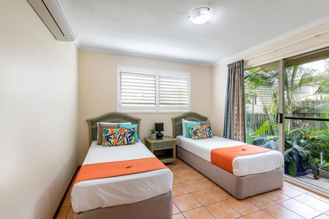 Sunlit Waters Studio Apartments - Foster Accommodation 37