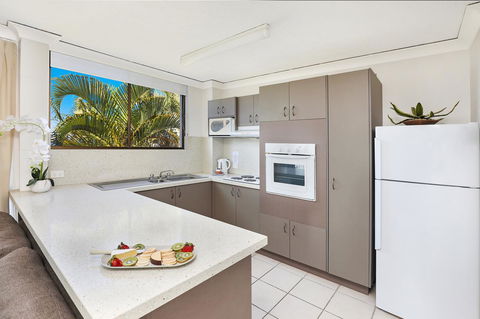 Headland Tropicana Resort - Foster Accommodation 13