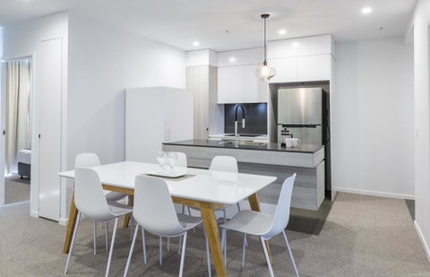 Boardwalk Burleigh Beach - Official - Foster Accommodation 26