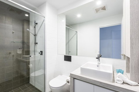 Boardwalk Burleigh Beach - Official - Foster Accommodation 33