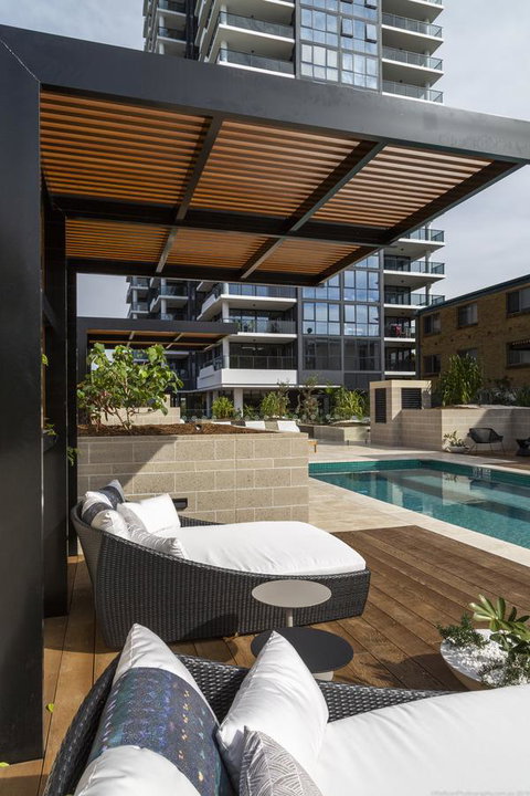 Boardwalk Burleigh Beach - Official - Foster Accommodation 11