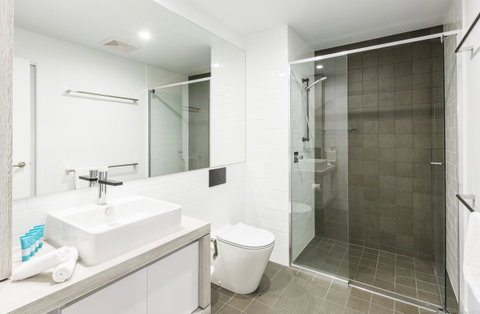 Boardwalk Burleigh Beach - Official - Foster Accommodation 39