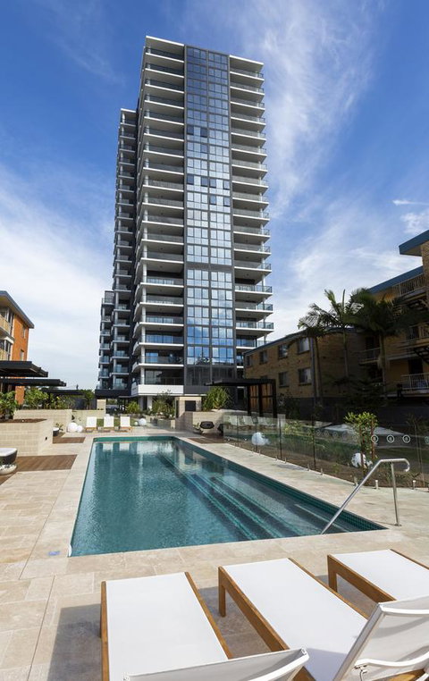 Boardwalk Burleigh Beach - Official - Foster Accommodation 0