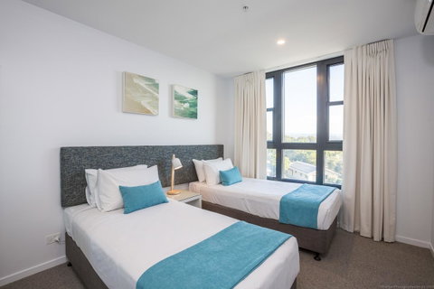 Boardwalk Burleigh Beach - Official - Foster Accommodation 40