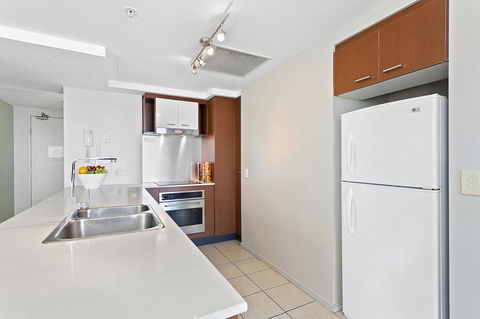 Beach Stay - Ocean & Riverview Resort Chevron Renaissance Central Surfers Paradise - Foster Accommodation 5