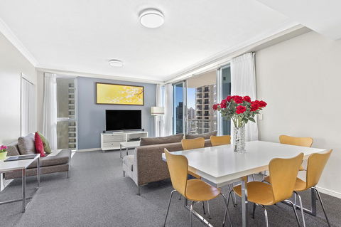 Beach Stay - Ocean & Riverview Resort Chevron Renaissance Central Surfers Paradise - Foster Accommodation 10