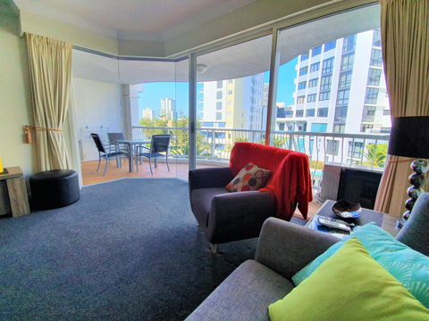 Broadbeach Holiday Apartments - Foster Accommodation 3