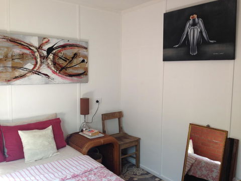 XYL Pets Friendly Seaside Boutique Guesthouse - Foster Accommodation 13