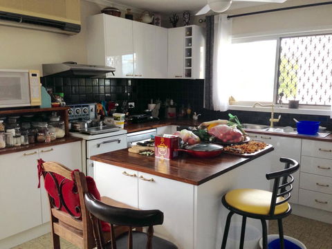 XYL Pets Friendly Seaside Boutique Guesthouse - Foster Accommodation 2