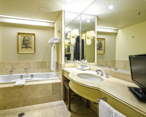 Stamford Plaza Brisbane - Foster Accommodation 10