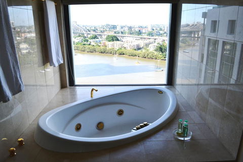 Stamford Plaza Brisbane - Foster Accommodation 41