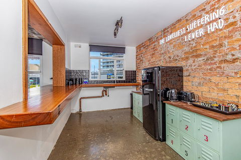 The Pink Hotel Coolangatta - Foster Accommodation 4