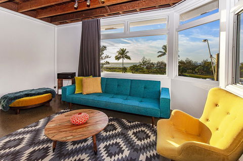 The Pink Hotel Coolangatta - Foster Accommodation 16