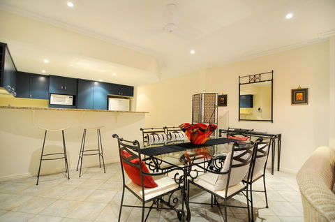 Oasis At Palm Cove - Foster Accommodation 19