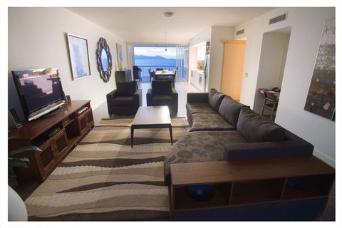 1 Bright Point Apartment 5201 - Foster Accommodation 1