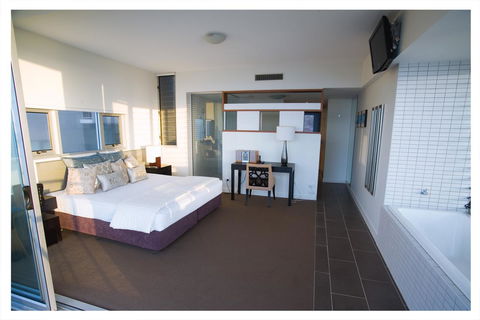 1 Bright Point Apartment 5201 - Foster Accommodation 6