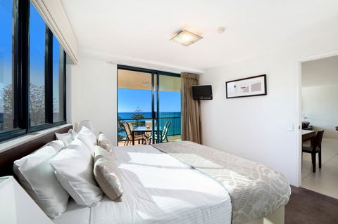 Peninsular Beachfront Resort - Foster Accommodation 23