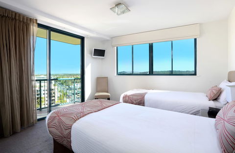 Peninsular Beachfront Resort - Foster Accommodation 5