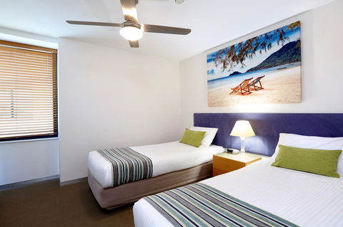 Peninsular Beachfront Resort - Foster Accommodation 13