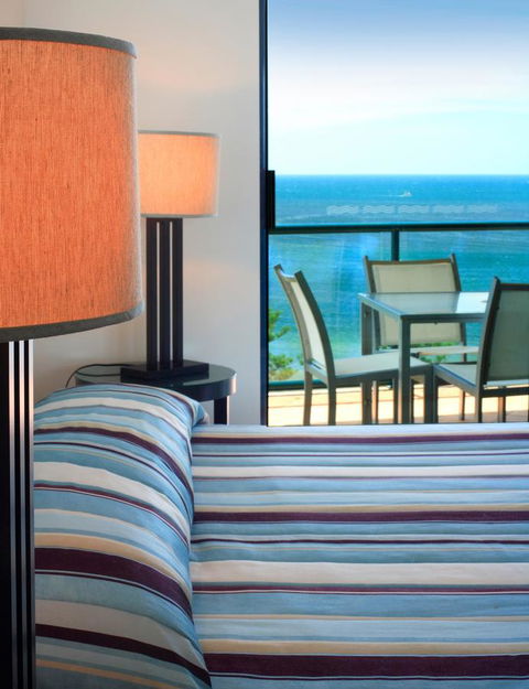 Peninsular Beachfront Resort - Foster Accommodation 37