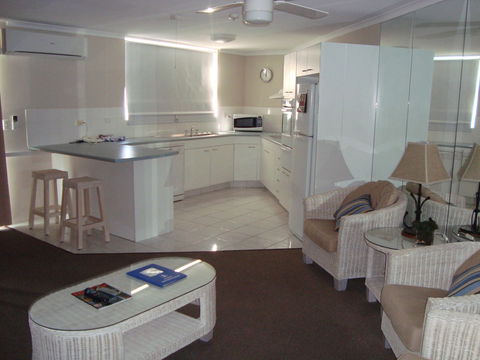 Grosvenor Beachfront Apartments Surfers Paradise - Foster Accommodation 14