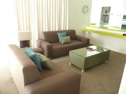 Grosvenor Beachfront Apartments Surfers Paradise - Foster Accommodation 8