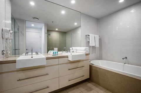 The Wave Resort - Foster Accommodation 7