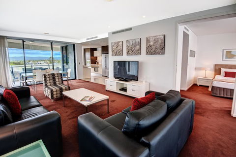 The Wave Resort - Foster Accommodation 33