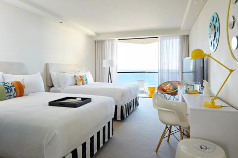 QT Gold Coast - Foster Accommodation 5