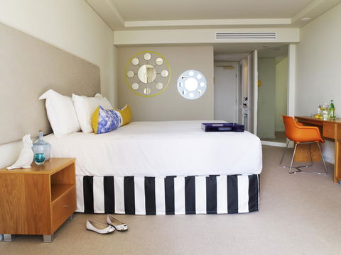 QT Gold Coast - Foster Accommodation 3