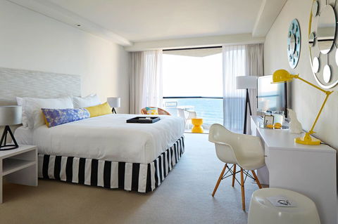 QT Gold Coast - Foster Accommodation 4