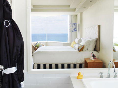 QT Gold Coast - Foster Accommodation 10