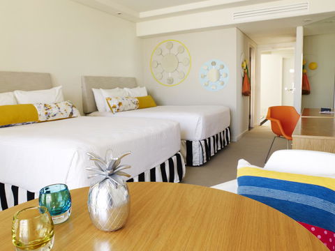 QT Gold Coast - Foster Accommodation 9