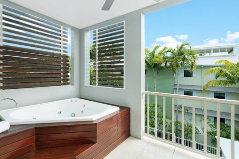 Mantra Aqueous On Port - Foster Accommodation 22