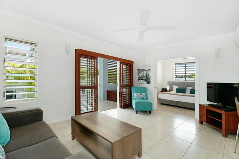 Mantra Aqueous On Port - Foster Accommodation 16